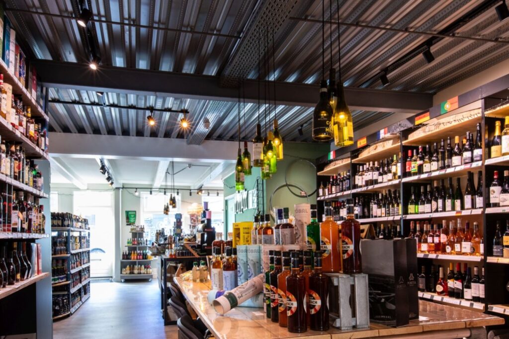 De winkel van Proost Kollum aan de Voorstraat